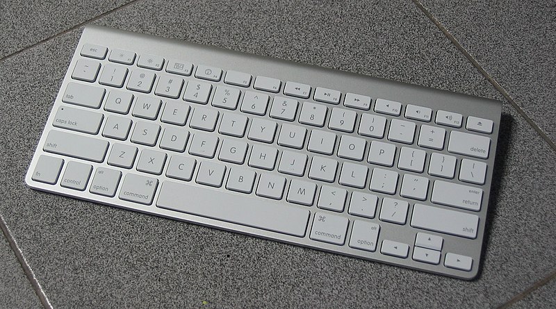 Apple Wired Chiclet Keyboard